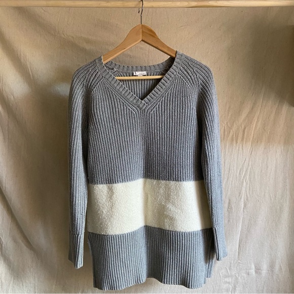 Gray and White Sweater - Picture 2 of 5